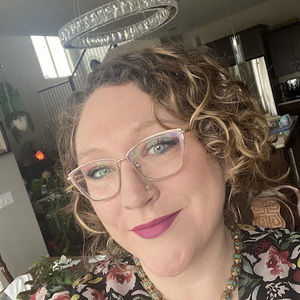 Meet your Posher, Desiree